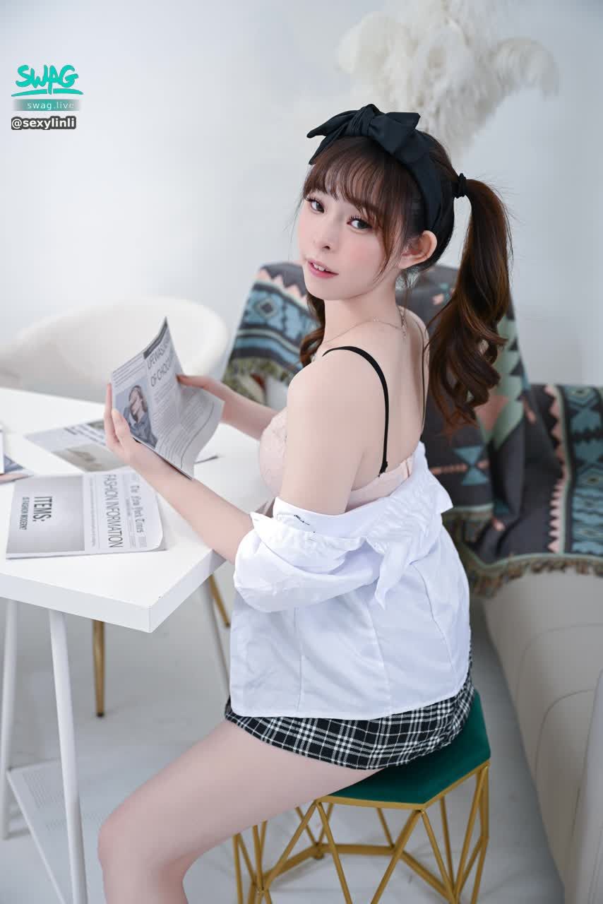 sexylinli : 12/4（四）23:30｜小秘書日💼
達20萬・跳蛋誘惑 #主題直播

想我幫你整理行程？還是幫你整理慾望？👀💦

今天是禹兒的小秘書日📎💌
白天乖乖打字回信，晚上只想被你使喚。