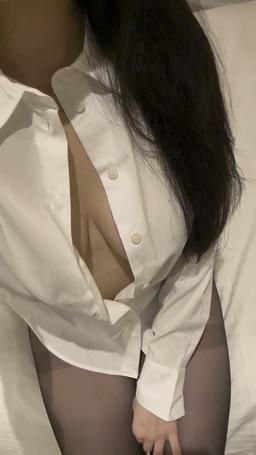 sweetbooboo : 上班族的下班色色視角🥰🥰爆乳歐蕾L裝 寶貝覺得性感嗎？