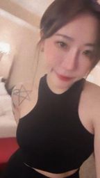 lovekikii : 翻到之前胖的時候的影片⋯ 我其實滿喜歡肉肉臉的我⋯
這裡是在香港迪士尼的飯店,我也好想去東京的迪士尼住看看