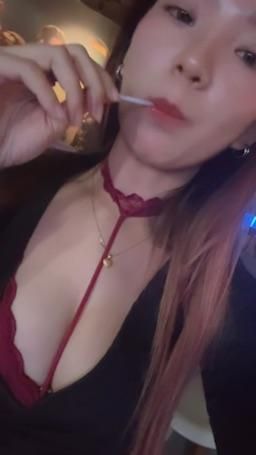 candy_cherry : 吃 棒棒❤️糖