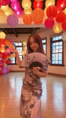 wasteful : 旗袍古典性感舞蹈-城裡的月光