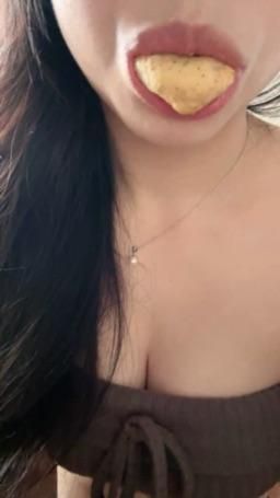 sweetbooboo : 被雞塊口爆了⋯