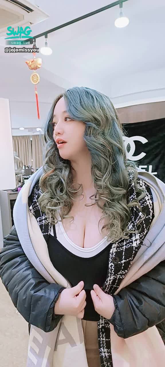 jojomissyou : 每天開開心心的不是很好嗎？