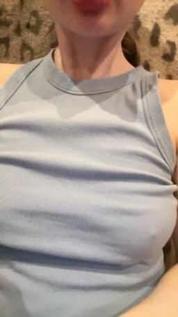 sweetkatty : rub  my boobs 😈😍