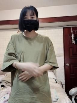 dreamyloli : 慢慢把衣服脫掉