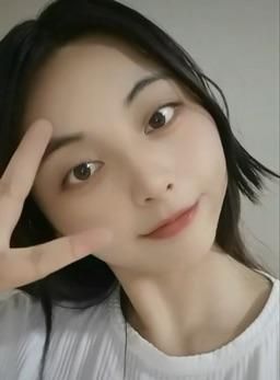 yeyejuan_l : Babe只想遇見只愛我寵我的人 🥹請多多呵護疼愛🥹
你會是我的destiny嗎？💋