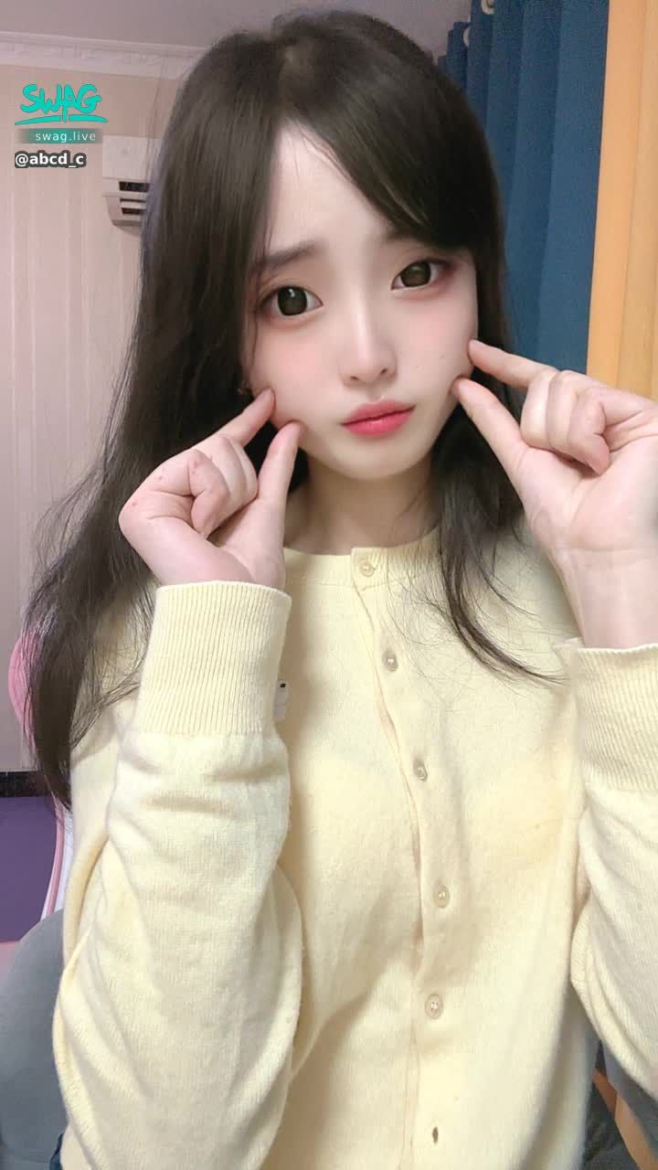 abcd_c : 想要捏一下吗🤭🤭