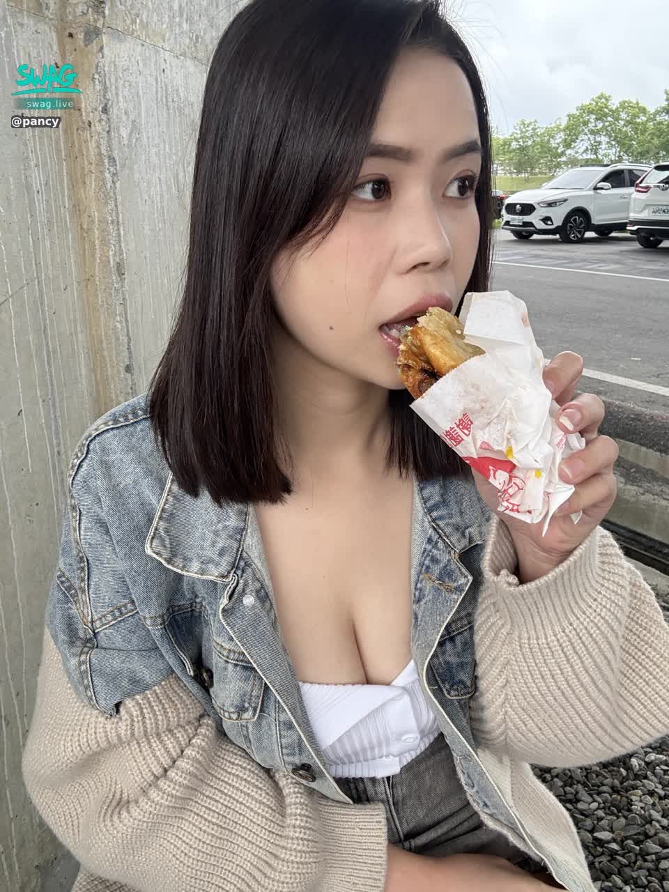 pancy : Babe蔥油餅跟奶奶選一個😚