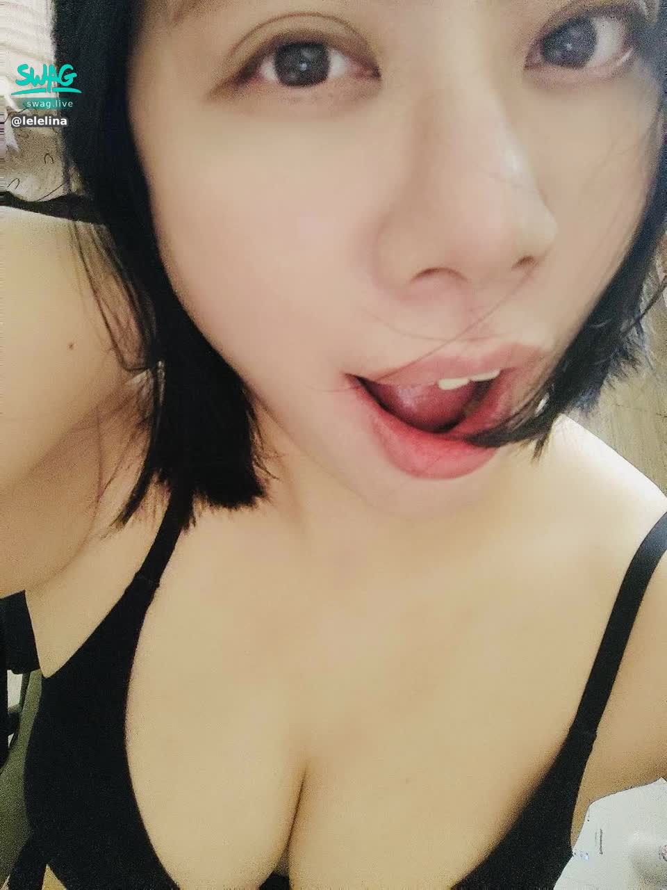 lelelina : 假日做啥！？陪我嗎？
🔥12月聖誕🎄月🔥
一個愛的棒棒（9999）拿大尺度慰片+隱藏版（最新）
1一個華麗旗袍（25000）
一樣有5部實戰片+5部大尺度慰片+真人吃棒影片+送隱藏版片😜
#樂樂#活動