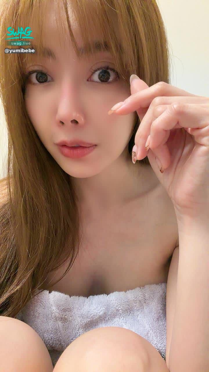 yumibebe : 週日的下午，你在幹嘛呢？