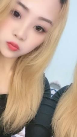 mochi_chi : Babe可可愛愛、偶爾有點壞
你覺得我是哪一種？
答案只想從你嘴裡聽到💛
私訊告訴我好嘛😈😈
看完記得按讚讚喔～👍🏻👍🏻