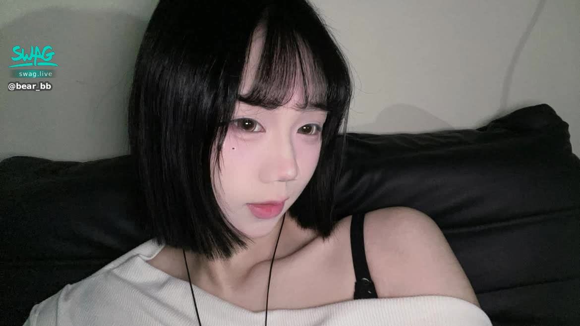 bear_bb : 小棕熊❤️來了!Babe聊天嗎?