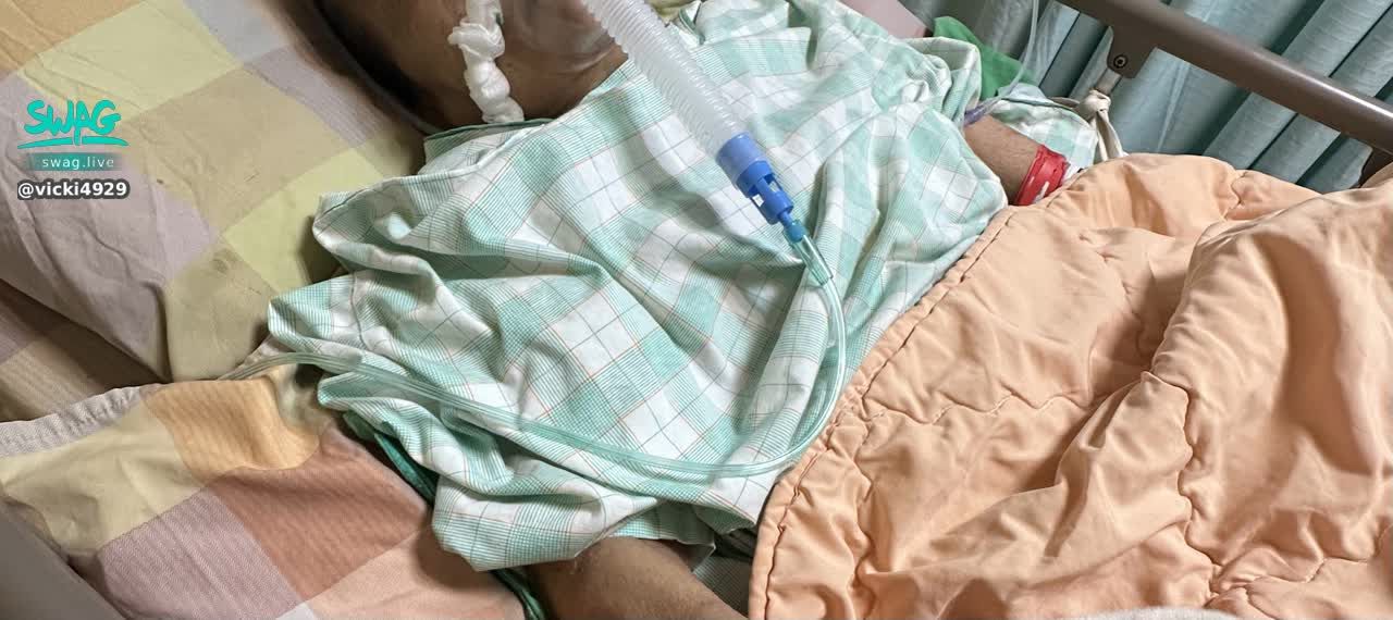 vicki4929 : ⚠️今日因小薇白天工作,下班醫院趕看阿嬤,所以上播時間延後至晚上23點開播~還請大家見諒🥹🥲