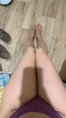 sweetkatty : 😍beautiful legs 🦵