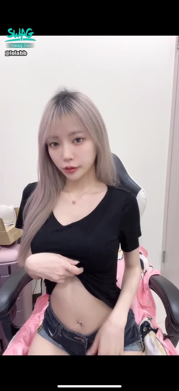 lolabb : ❗️❗️私訊一句「我愛蘿拉鼻鼻❤️」拿一部精彩的福利影片😈