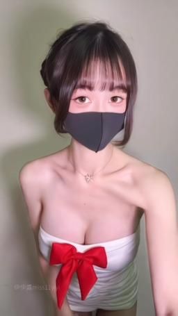miss11yiyi : 今天謝謝有來看伊伊直播的哥哥們❤️