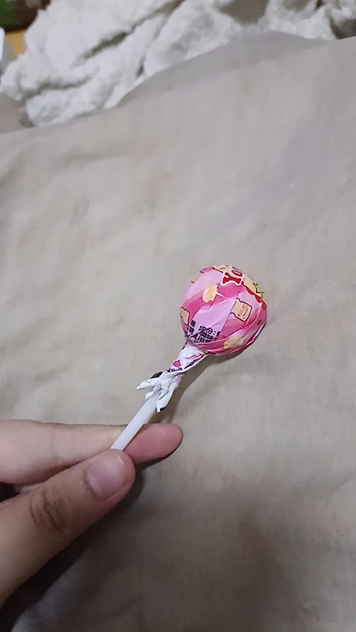 xuan_yue_ : 玩具拿出來的瞬間..真的好爽..就像你拔出來又插回去一樣..都快高潮了..