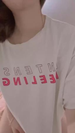 jujunabe : （有福利）你們說最喜歡看衣服脫掉奶彈出來的畫面，滿足你們❤️