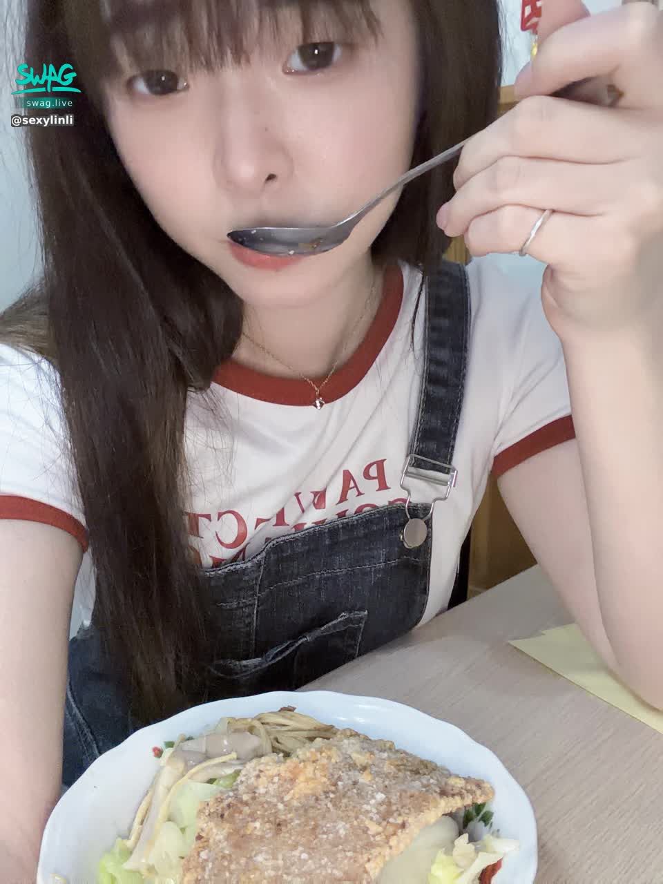 sexylinli : 18:00直播呦(ᵕᵕ⁎)