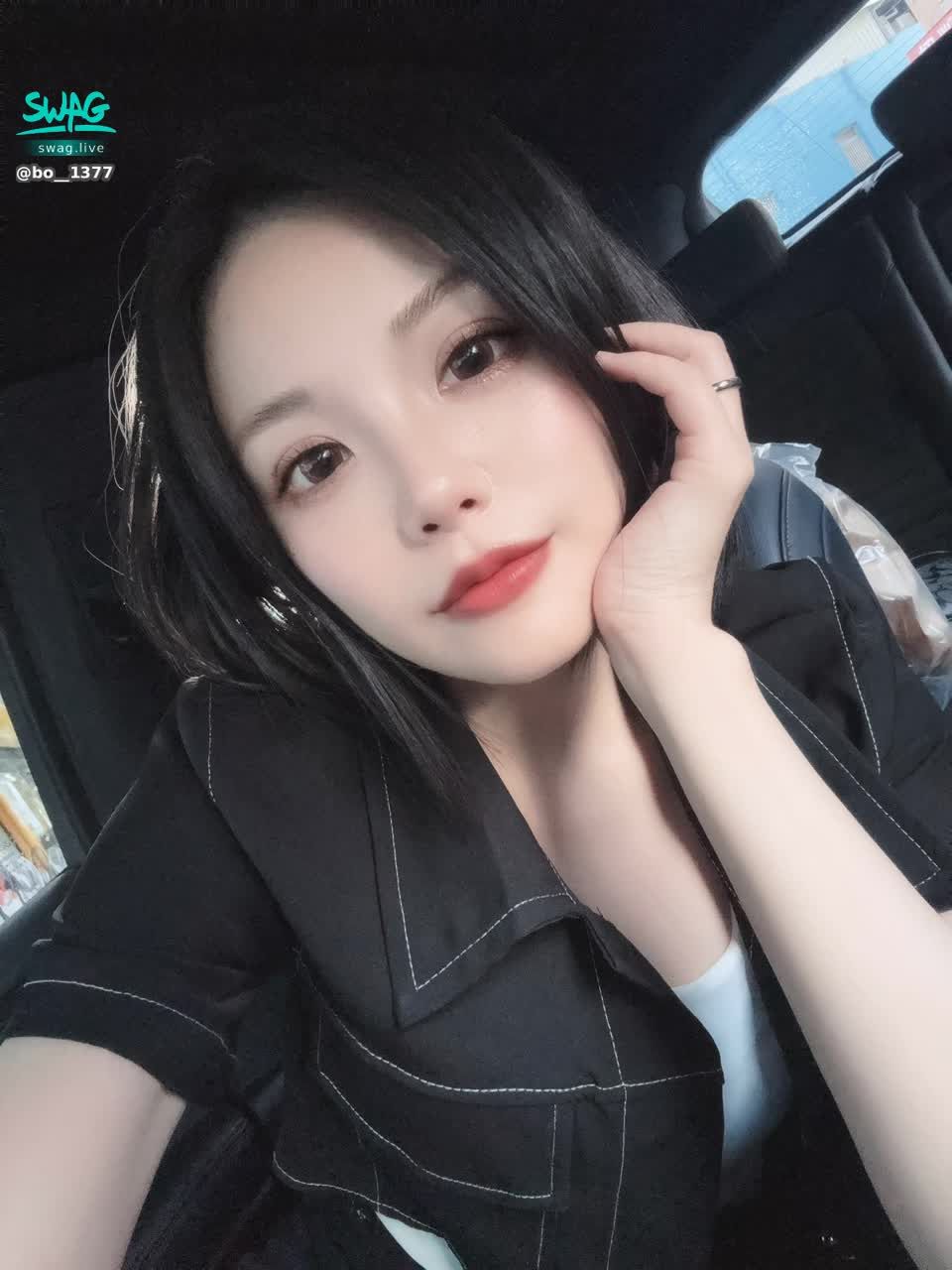 bo__1377 : 今天嘗試了第一次直播
超級緊張🤣甚至還瘋狂冒汗
明天繼續努力！
12/11 (四) 下午4點直播❤️
請大家多多指教～

#新人 #露臉 #可愛 #甜美 #sexy #生活