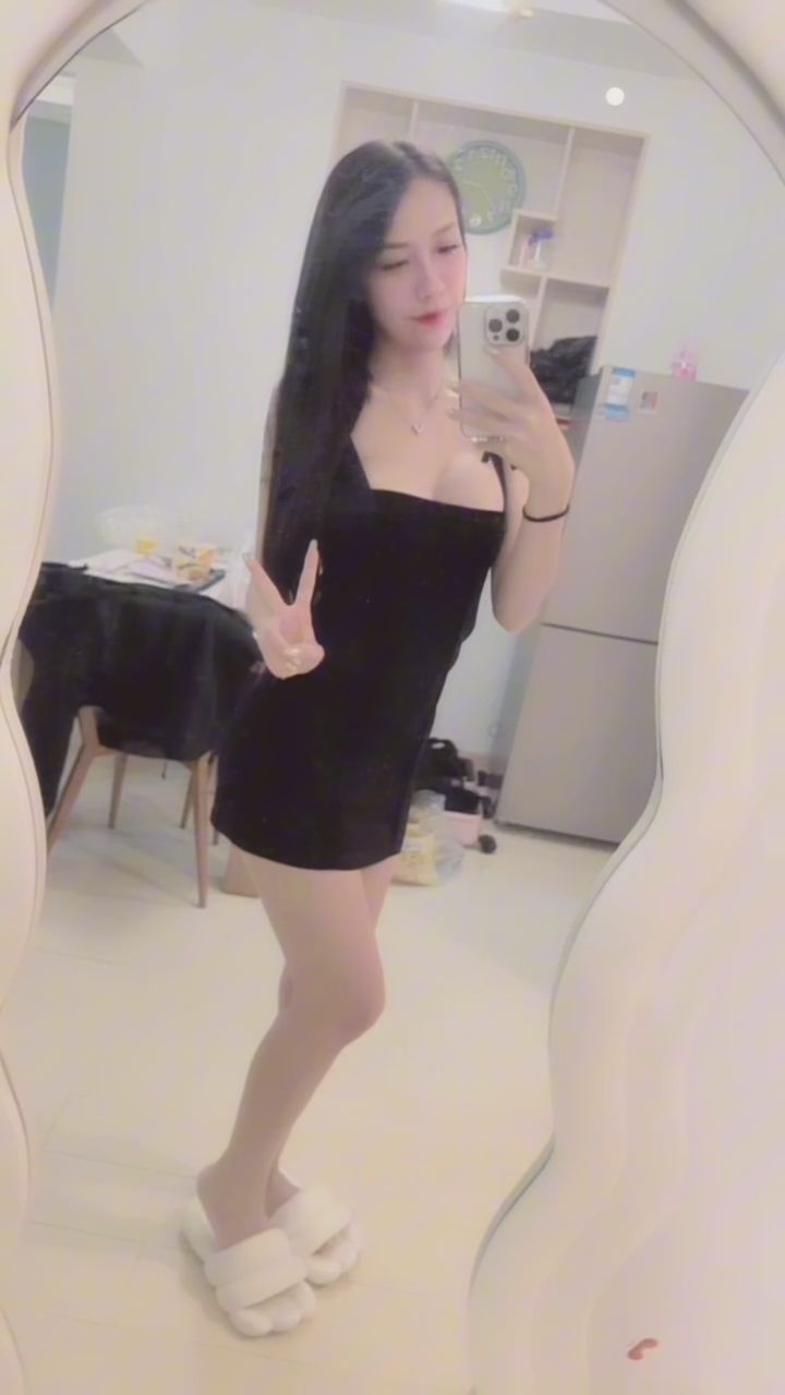 ann891107 : 這麼久沒開播~會不會都忘記我了😭
回覆這則限動的
每人一部福利影片❤️
看你們還敢不敢忘記我😈

#sexy #性感 #生活 #巨乳 #露臉 #大奶🔥 #長腿 #私訊