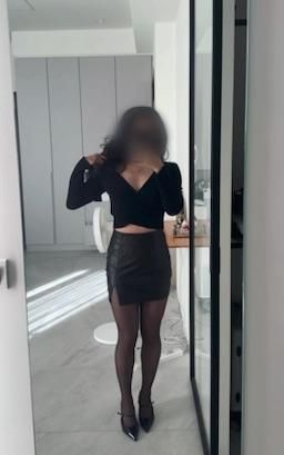 aabbcc718293 : 昨天老師去上課的穿搭，發現了什麼❓