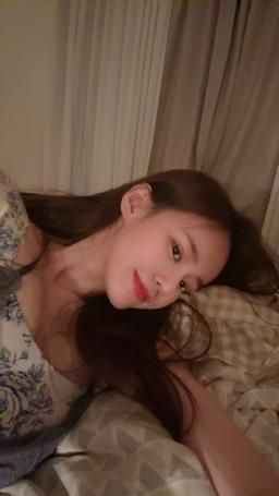 aprillady : 誰在想我？害我睡不著
快點密我 在線等