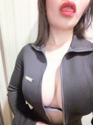 nala.xoxo : 這件衣服怎麼這麼色🥹一拉就直接到底了
點進來看娜啦渾圓白E奶🥵20秒性感微露點😚
Babe想把我帶回家嗎😘
#E奶 #騷 #色 #天冷討抱 #露點