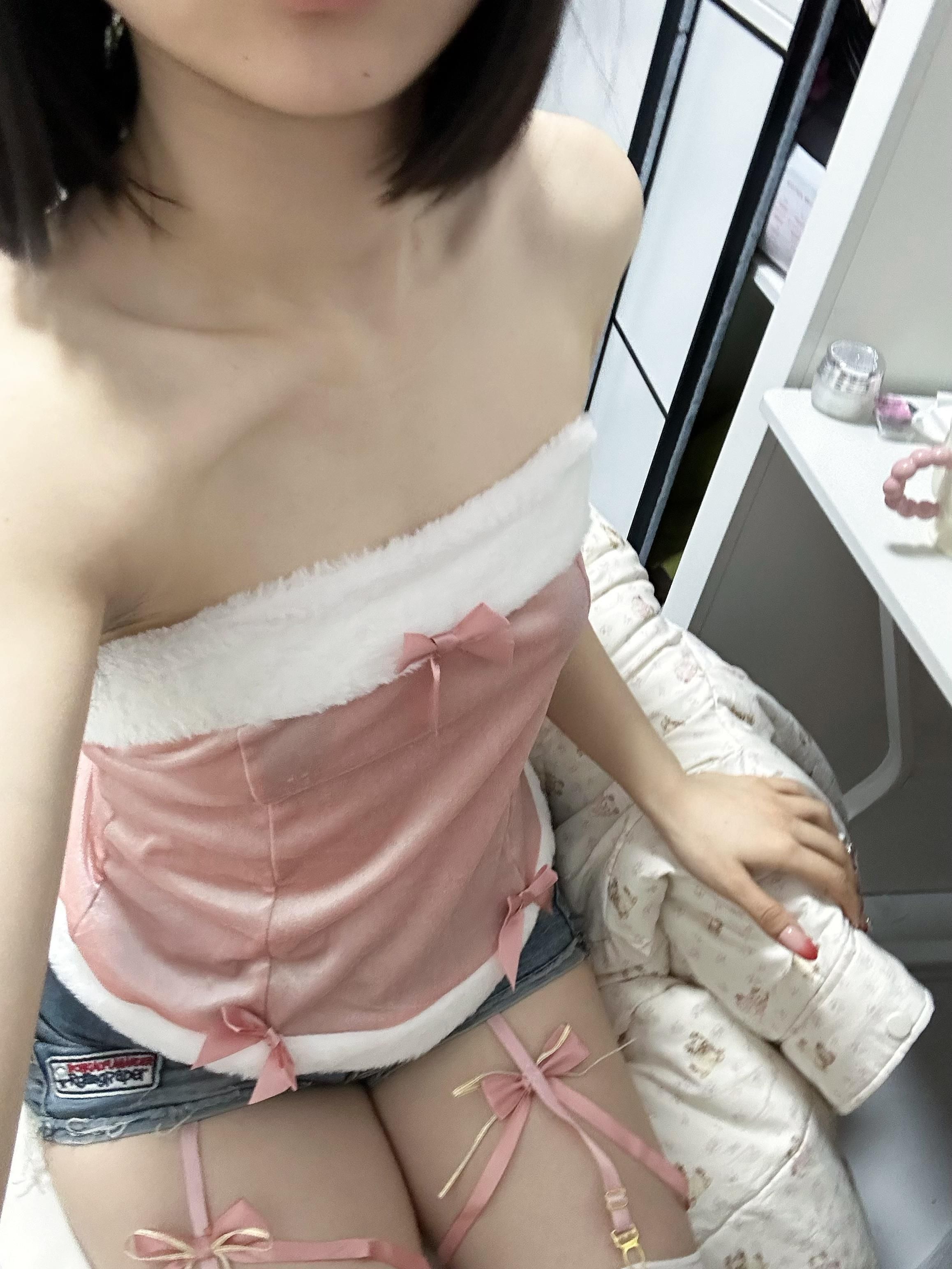 qweee12121 : 誰的大屁屁～露露色誘