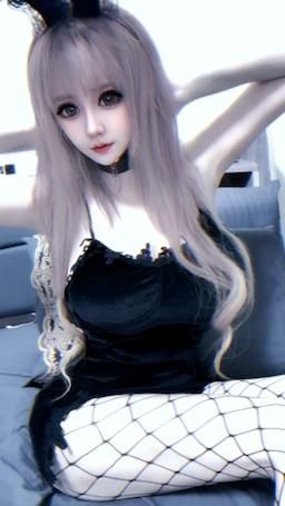 aisa : Babe我的限動你都解鎖了嗎？你是巨乳控嗎？