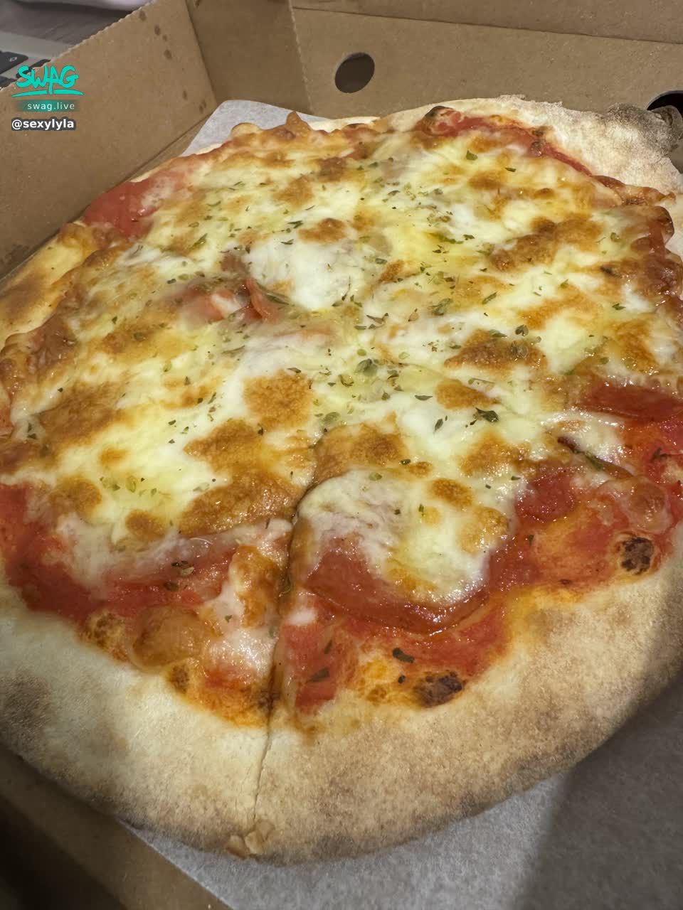 sexylyla : 好難得週末是捨棄鹽酥雞選了披薩
常常都想不到要吃什麼☹️
你們想不到要吃什麼的時候都怎麼辦😗