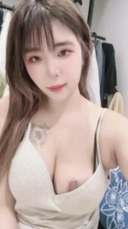 alice_life : 有人想吃我這2顆棉花糖嗎？