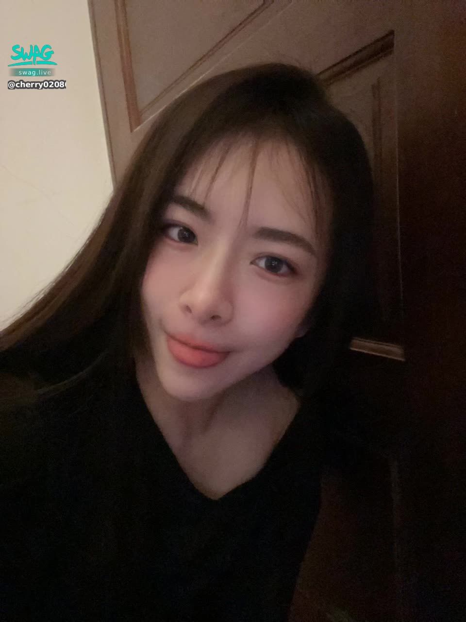 cherry020800 : 半夜睡不著來嚇你們😈
有人也睡不著的嗎～私訊陪我聊天🤣

#sexy #性感 #生活 #騷 #奶 #可愛 #露臉 #甜美 #素人