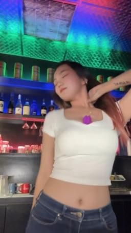 candy_cherry : 微醺的上著班🥰你受得了嗎？