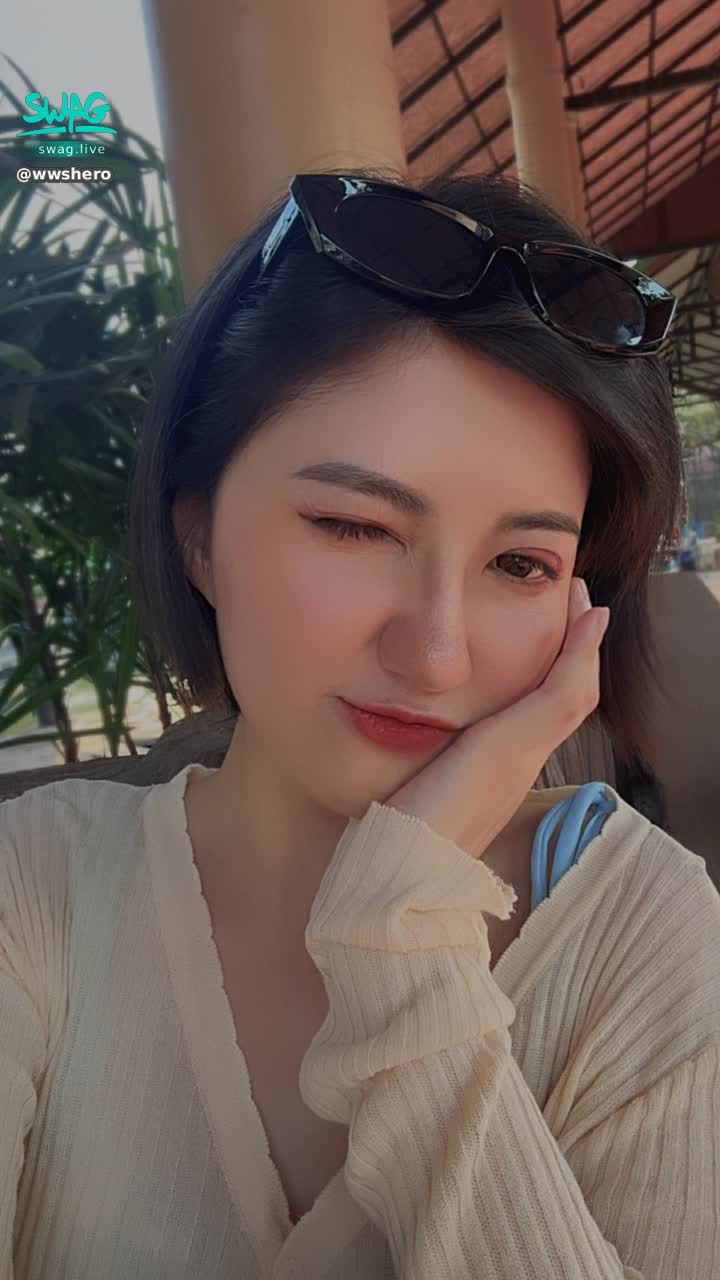 wwshero : 我不主動,但我會眨眼😉❤️🔥