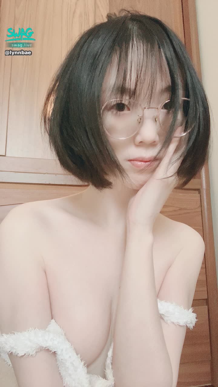 lynnbae : 我久違的瀏海☺️
#露臉