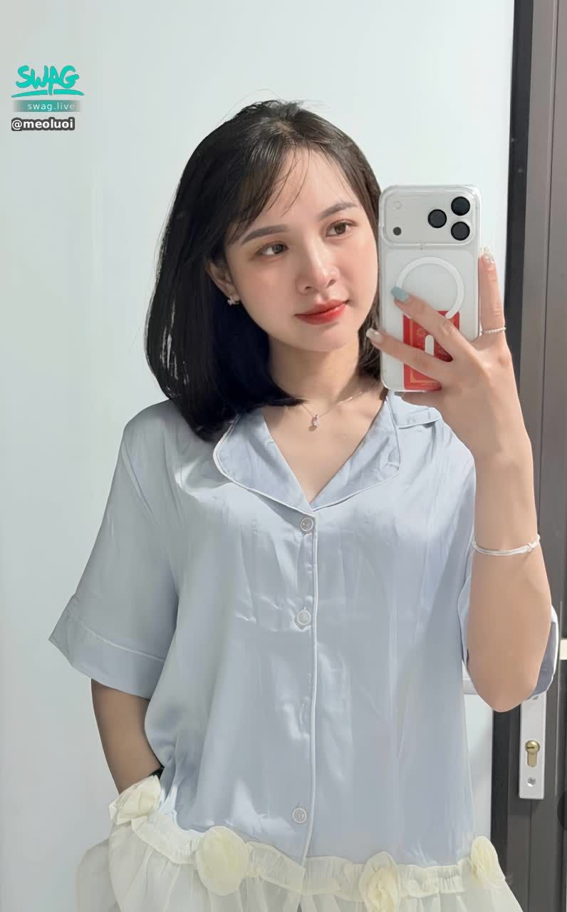 meoluoi : 祝大家下午愉快😍😍😍