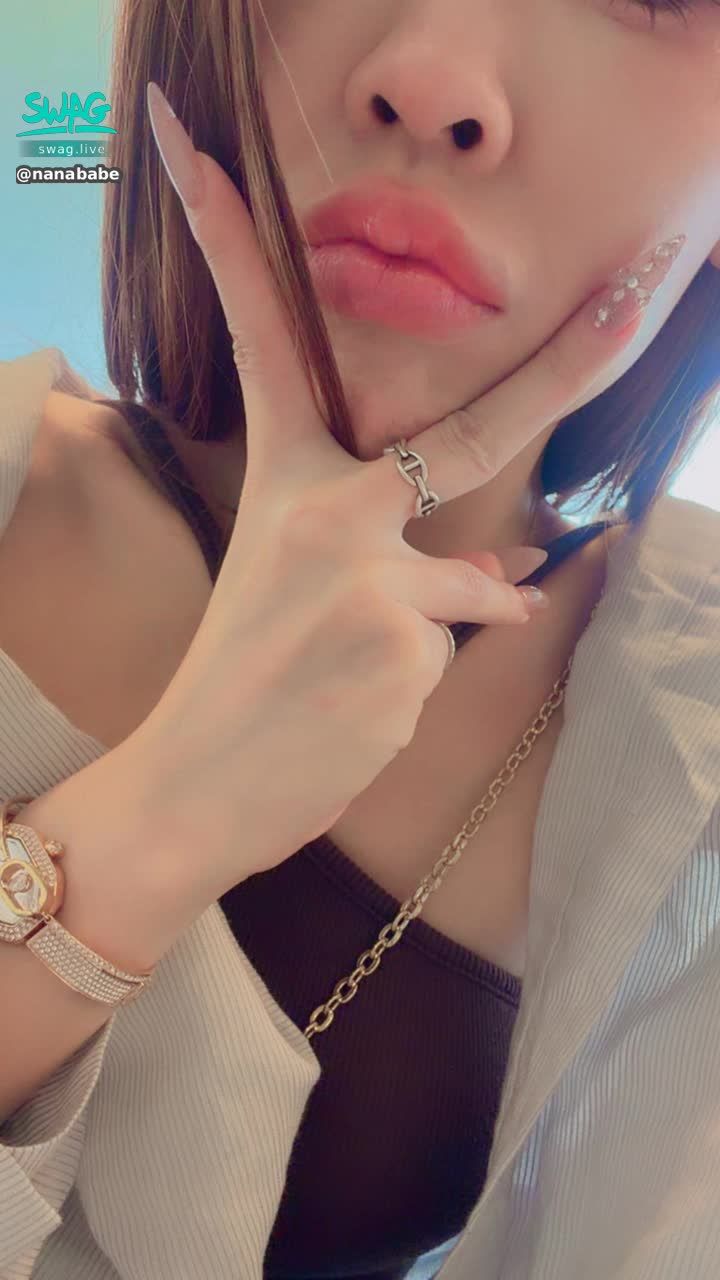 nanababe : 有沒有人要陪我吃飯飯呢