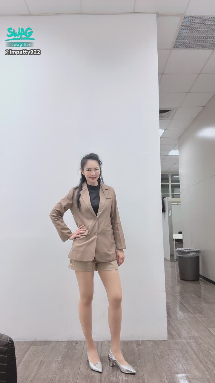 impatty922 : 一個強大的女生一定有心事。
誰沒事喜歡把自己搞得獨立又堅強啊?
不就是沒有依靠、沒有退路、又經歷了無數次的失望以後,才長出翅膀嗎?
강한 여자는 틀림없이 마음에 문제가 있을 것이다.
누가 할 일이 없을 때 자신을 독립적이고 강하게 만드는 것을 좋아합니까?
의지할 곳도 없고, 물러날 길도 없고, 수많은 실망을 겪은 후에야 날개가 돋아난 것이 아닌가.