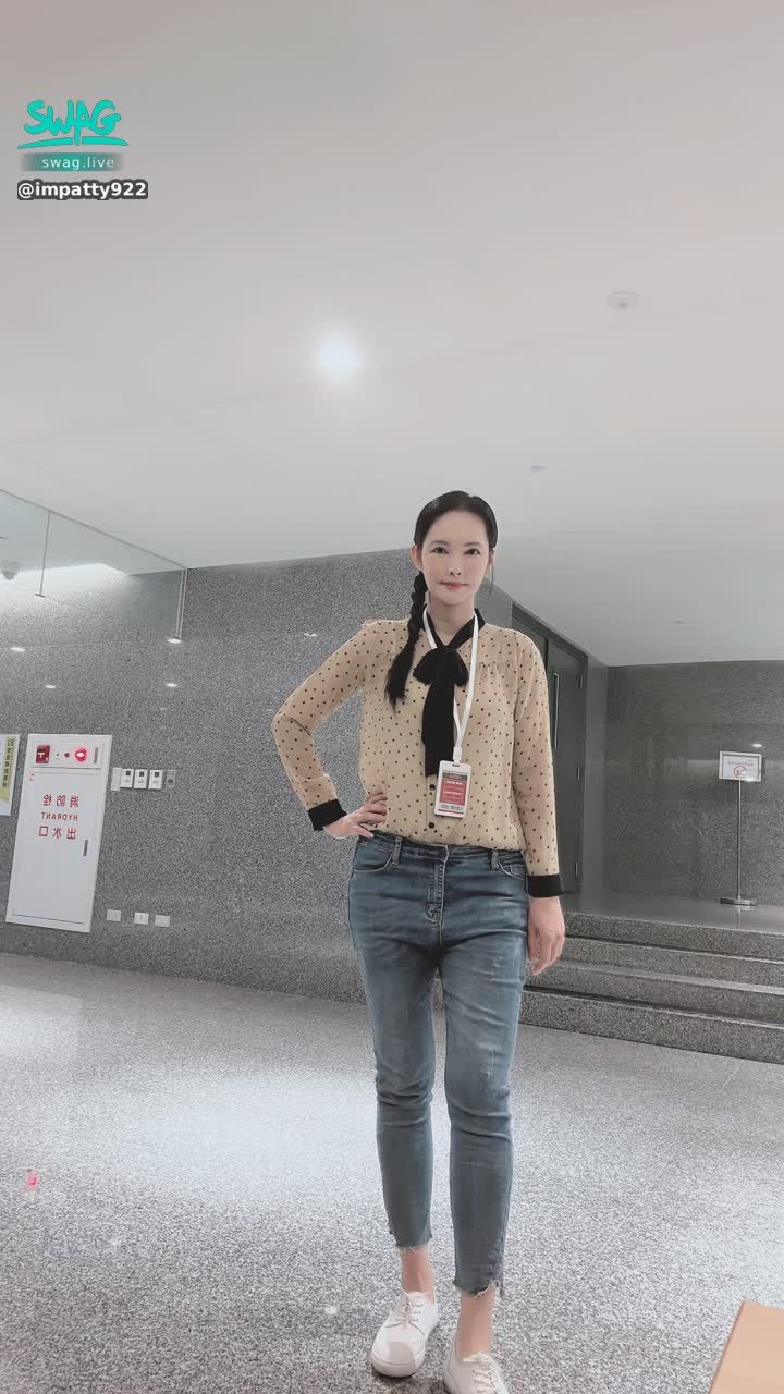impatty922 : 拍戲上工囉❤️❤️
영화 촬영 중에 일하다.✌️