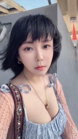 teresa0306 : 奶奶很大 負擔很重