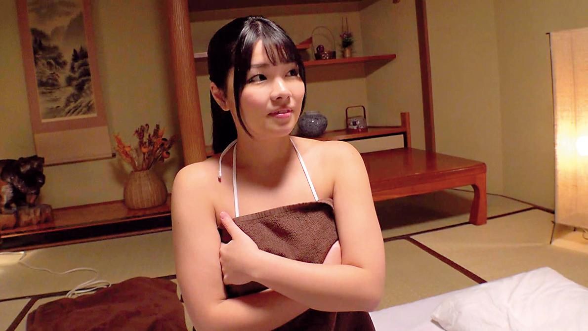 eaglejp : 面對鏡頭感到不知所措的女孩