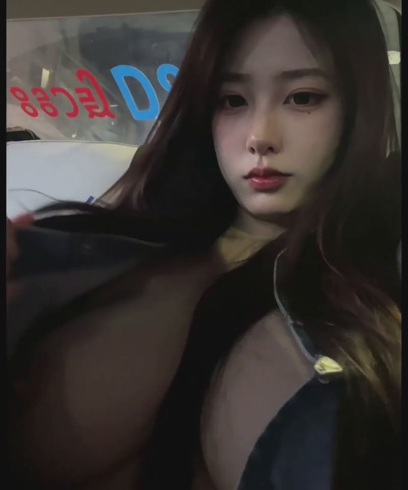  : 公車上的解放(AI生成)