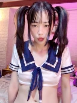  : 脫光光想被老師幹的騷貨