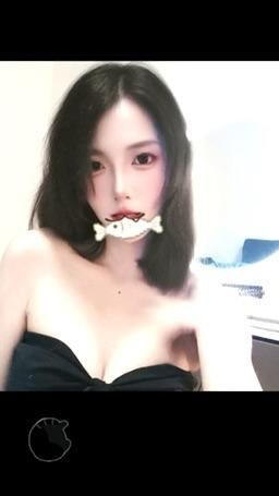  : 因為身體因素，晚上需要準時休息，不再開夜播囉，後續改成白天不定時上線，大家白天多留意我的動態❤️