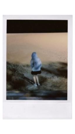 wu_joy : 釜山海雲台的沙踩起來好軟好好玩哦哈哈哈🤣但腳會進沙就不嘻嘻ㄌ