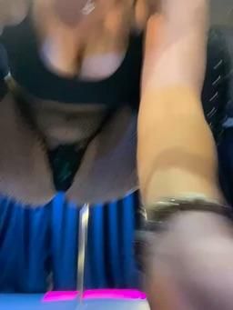 nikkikiss : sexy dance topless