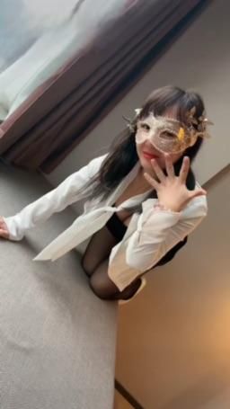  : 只要你一个关注，哥哥，我就是你的小猫咪#浅跳一下#姐姐
