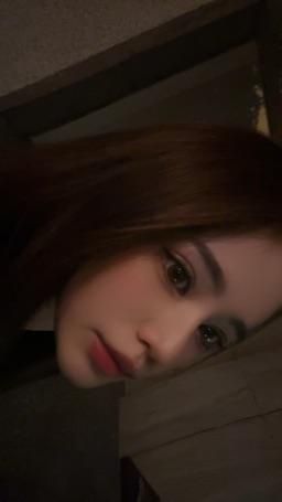 aprillady : 有沒有心軟的神給我看禮物呀?👀這個月差50w🥺🥺🥺❤️