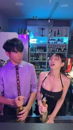  : 我的專長是開香檳啦(///▽///)